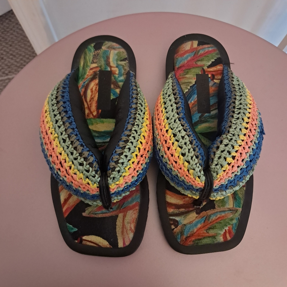 Farm Rio Sandals Flip Flops Women's 7 Black Colorful Banana Fluffy Crochet